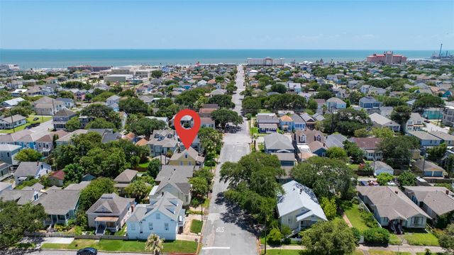 1112 17th Street, Galveston, TX 77550
