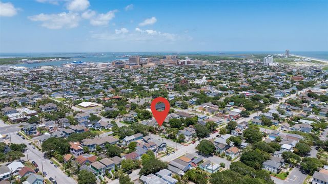 1112 17th Street, Galveston, TX 77550