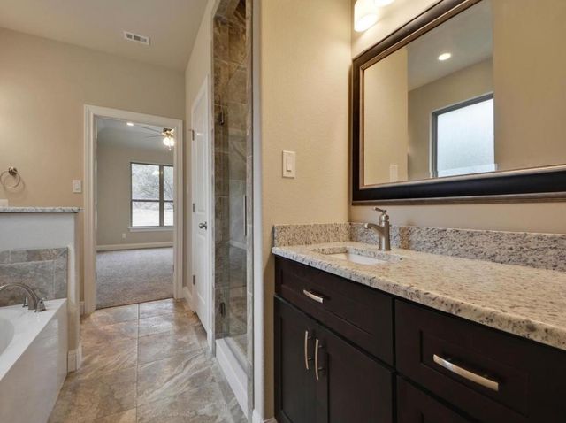 208 Venture BLVD S, Point Venture, TX 78645