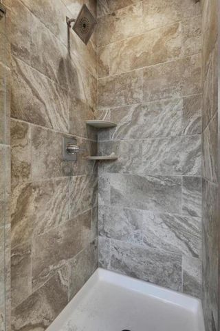 208 Venture BLVD S, Point Venture, TX 78645
