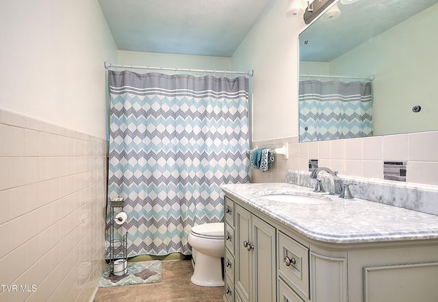 5950 Lone Star Road, Kingsport, TN 37660