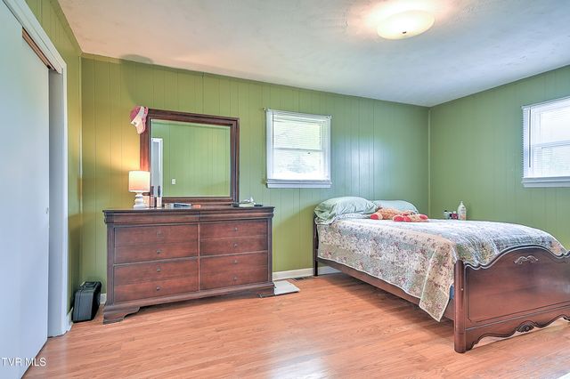 5950 Lone Star Road, Kingsport, TN 37660