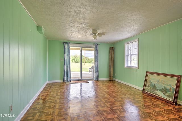 5950 Lone Star Road, Kingsport, TN 37660