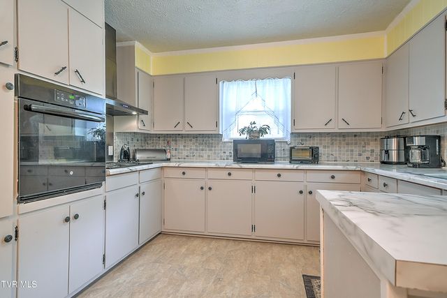 5950 Lone Star Road, Kingsport, TN 37660