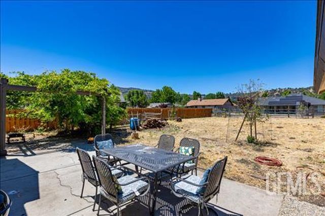 23781 Port Royal Court, Tehachapi, CA 93561