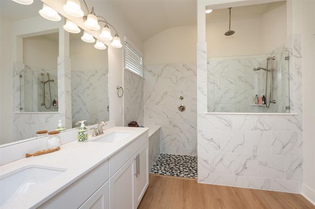 137 Big Leaf DR, Buda, TX 78610