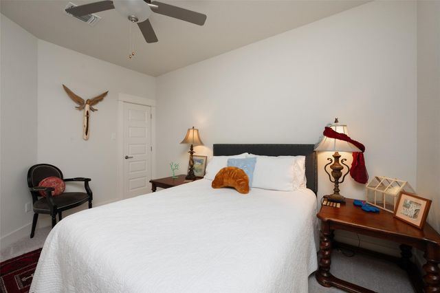 137 Big Leaf DR, Buda, TX 78610