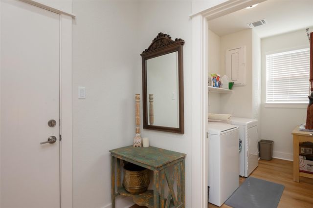 137 Big Leaf DR, Buda, TX 78610