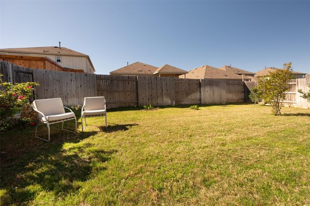 137 Big Leaf DR, Buda, TX 78610