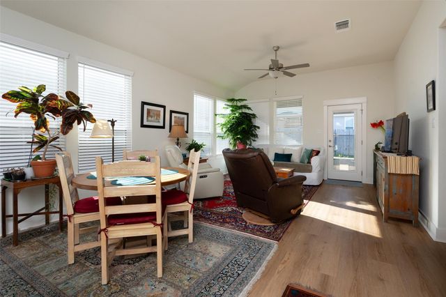 137 Big Leaf DR, Buda, TX 78610