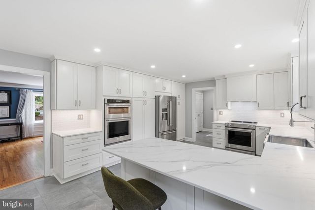 7124 IVAKOTA RD, Clifton, VA 20124