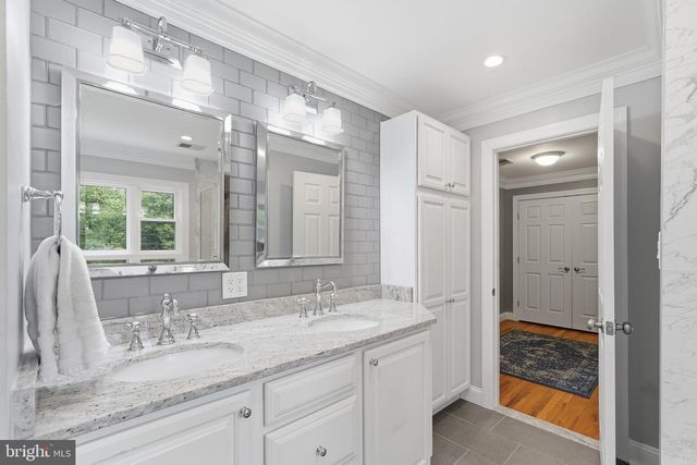 7124 IVAKOTA RD, Clifton, VA 20124
