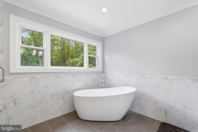 7124 IVAKOTA RD, Clifton, VA 20124