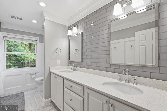 7124 IVAKOTA RD, Clifton, VA 20124