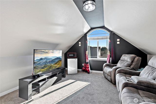 213 Williams Boulevard NE, Orting, WA 98360