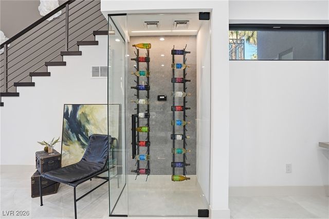 2824 Queens Courtyard Drive, Las Vegas, NV 89109