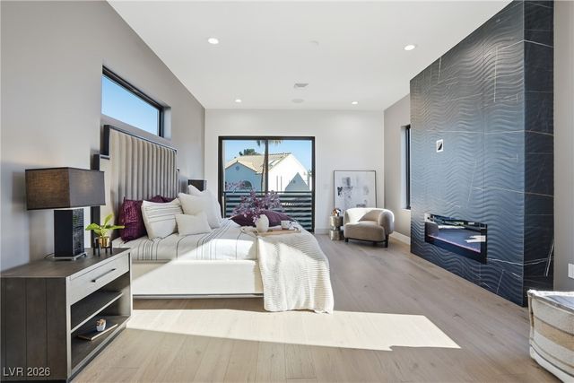 2824 Queens Courtyard Drive, Las Vegas, NV 89109