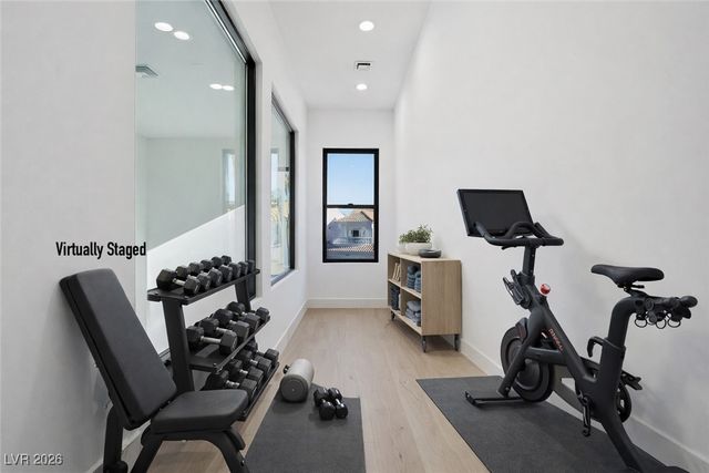 2824 Queens Courtyard Drive, Las Vegas, NV 89109