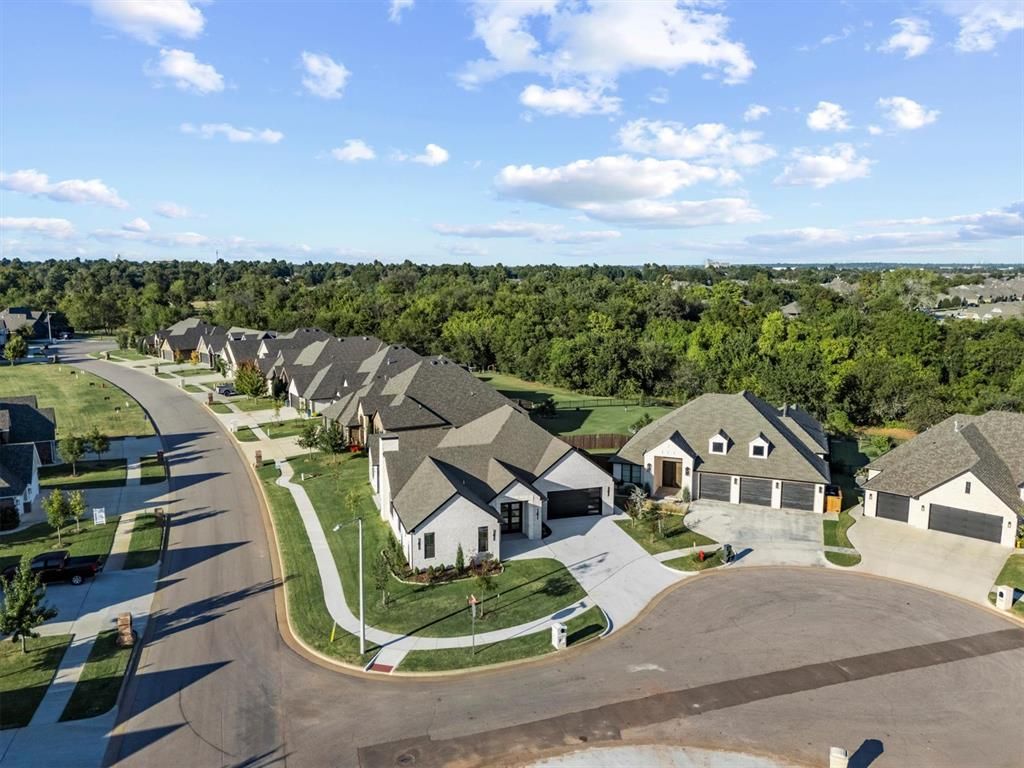 10109 SW 25th Court, Yukon, OK 73099