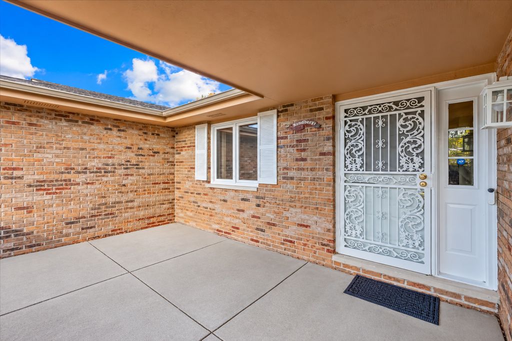 105 Haverhill Lane, Schaumburg, IL 60193 — photo 2