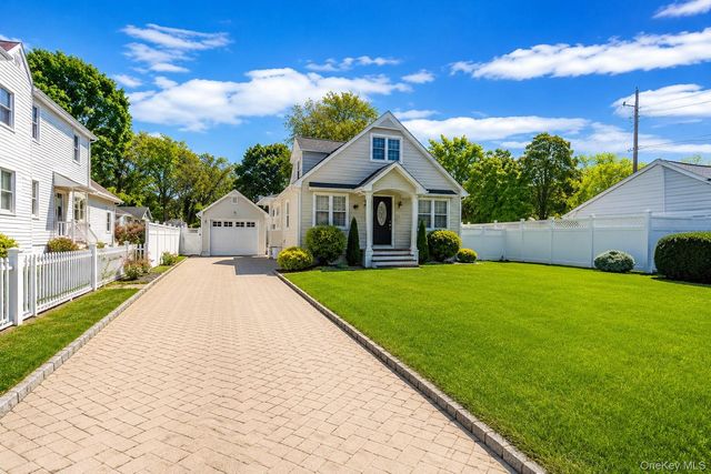 305 Arnold Avenue, West Babylon, NY 11704
