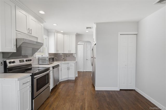305 Arnold Avenue, West Babylon, NY 11704