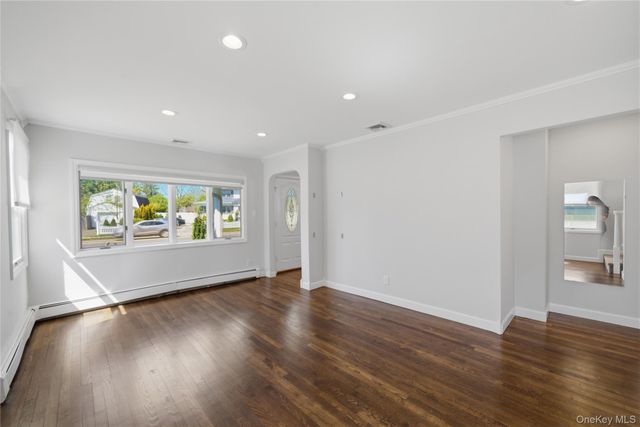 305 Arnold Avenue, West Babylon, NY 11704