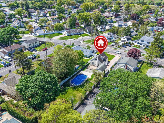 305 Arnold Avenue, West Babylon, NY 11704