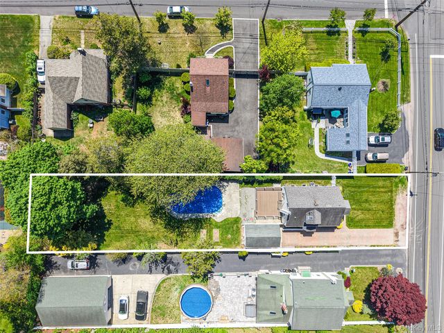 305 Arnold Avenue, West Babylon, NY 11704