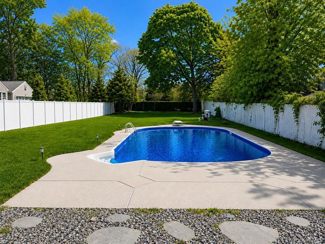 305 Arnold Avenue, West Babylon, NY 11704