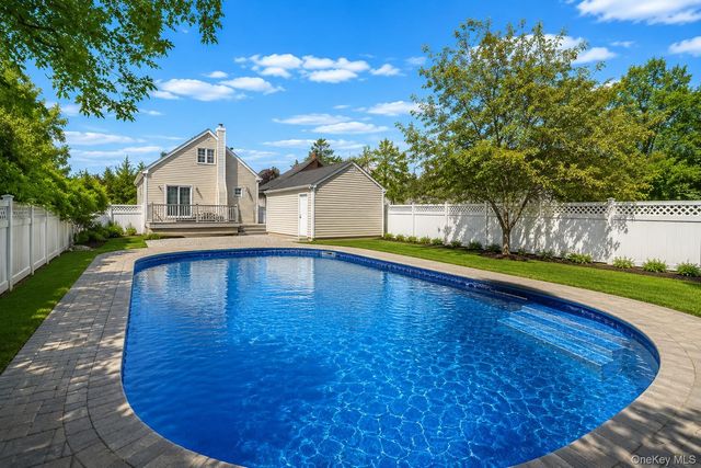 305 Arnold Avenue, West Babylon, NY 11704