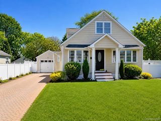 305 Arnold Avenue, West Babylon, NY 11704
