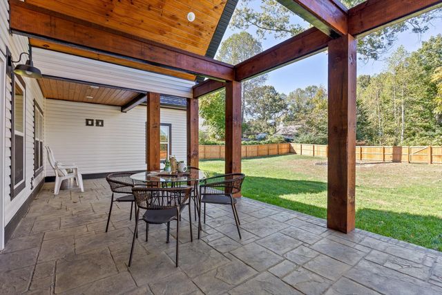 374 Wildewood Trail, Chickamauga, GA 30707