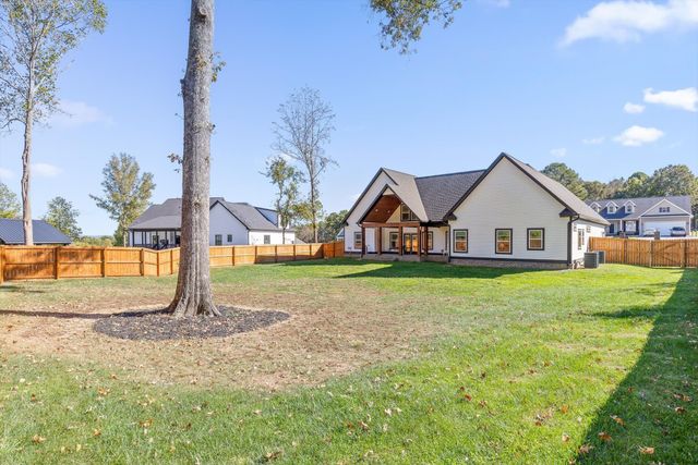 374 Wildewood Trail, Chickamauga, GA 30707