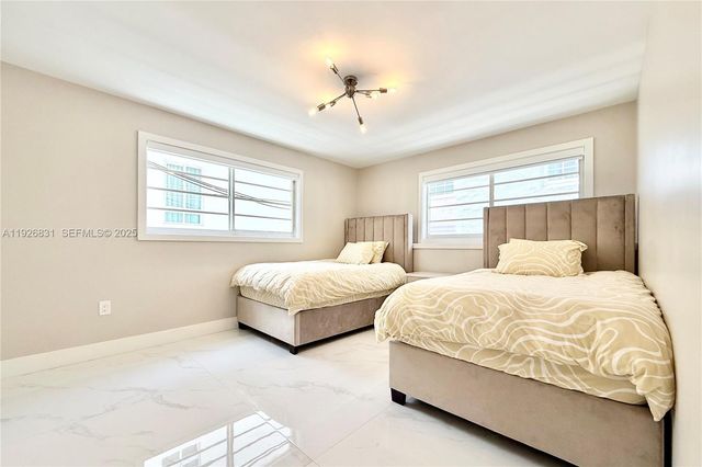 4122 Collins Ave 2B, Miami Beach, FL 33140