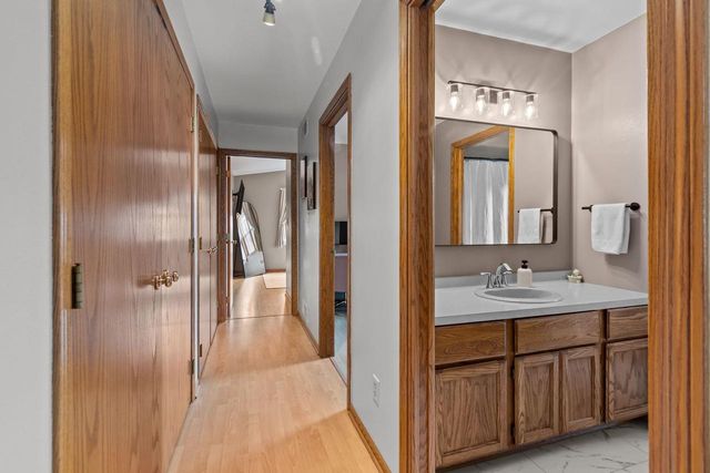 96 UNIVERSITY DRIVE, Fond Du Lac, WI 54935
