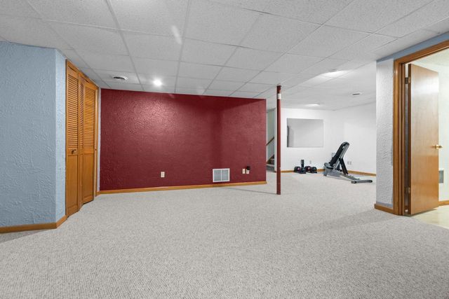 96 UNIVERSITY DRIVE, Fond Du Lac, WI 54935