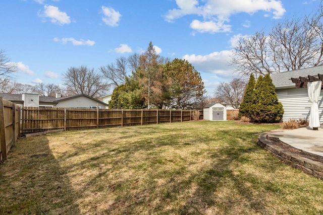 96 UNIVERSITY DRIVE, Fond Du Lac, WI 54935