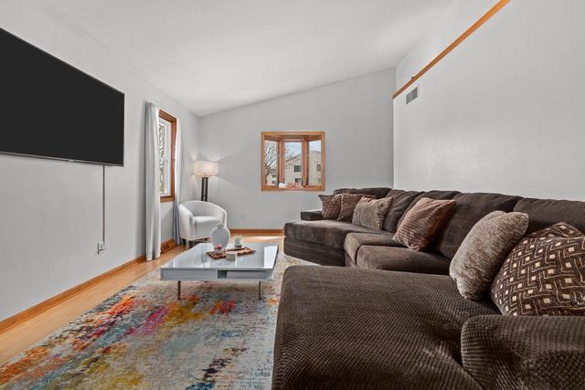 96 UNIVERSITY DRIVE, Fond Du Lac, WI 54935