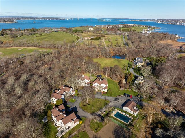 15 Hammersmith Road 31A, Newport, RI 02840