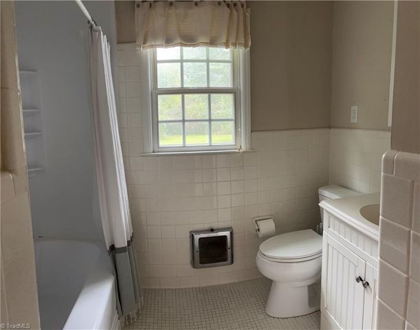 5209 Ventura Drive, Greensboro, NC 27406