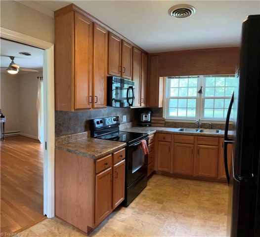 5209 Ventura Drive, Greensboro, NC 27406