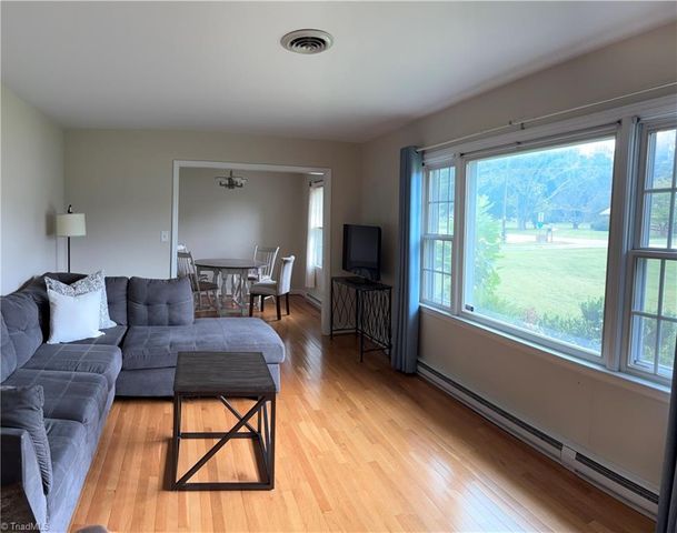 5209 Ventura Drive, Greensboro, NC 27406
