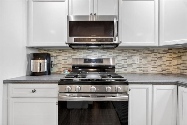 2013 Forsyth Park Lane, Hoschton, GA 30548