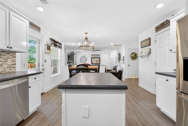 2013 Forsyth Park Lane, Hoschton, GA 30548