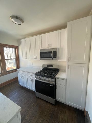 115 Myrtle Avenue 2F, Elmhurst, IL 60126