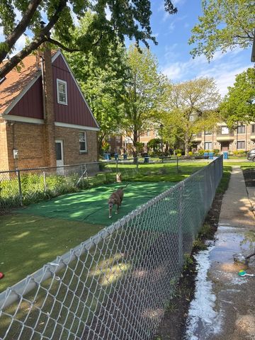 115 Myrtle Avenue 2F, Elmhurst, IL 60126