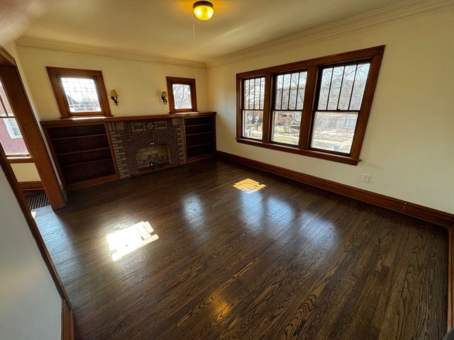 115 Myrtle Avenue 2F, Elmhurst, IL 60126
