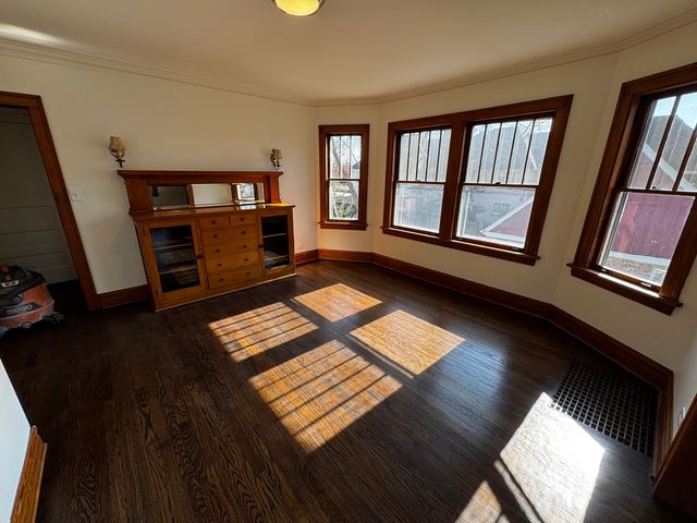 115 Myrtle Avenue 2F, Elmhurst, IL 60126