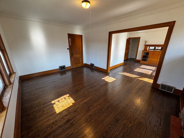 115 Myrtle Avenue 2F, Elmhurst, IL 60126